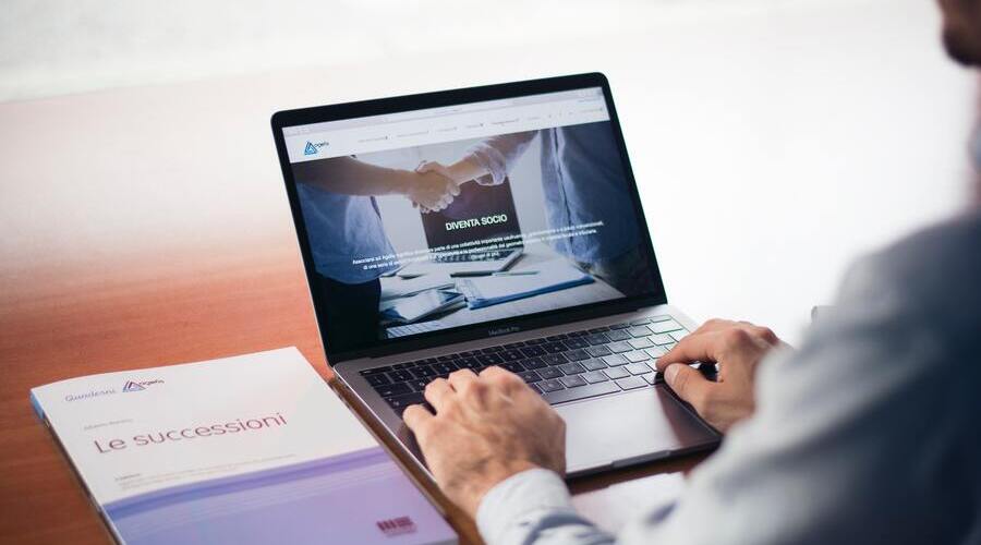 Your LMS Demo Checklist: New Buyers Guide for Must-Have Features